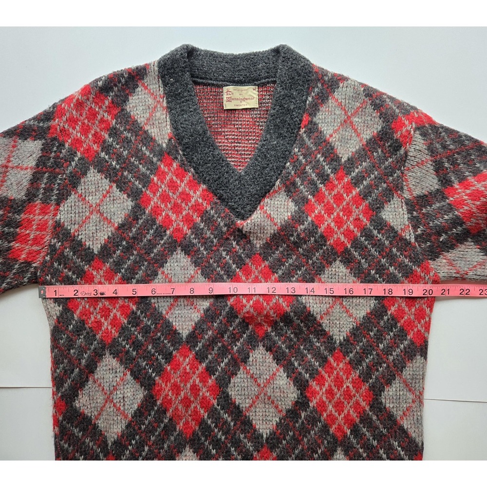 Vintage red and gray argyle V-neck long sleeve pullover sweater - mens M - Picture 6 of 11